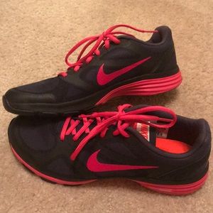 Women’s Nike Dual Fusion Training Shoes